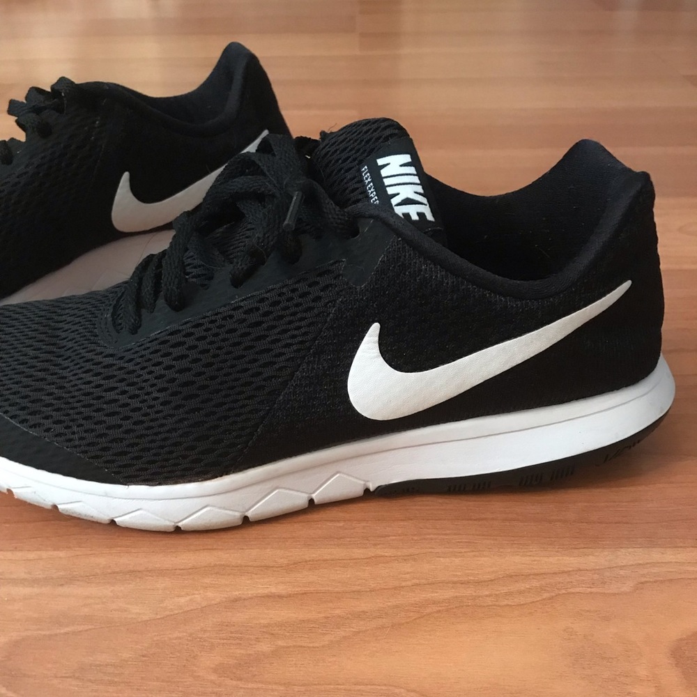 Nike Flex Experience RN 6 Women’s run sneaker 8W